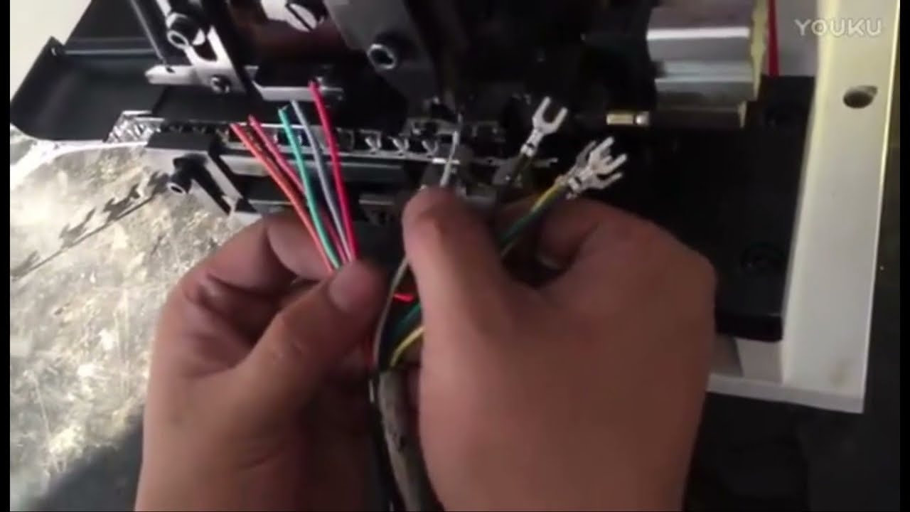 Automatic Horizontal Crimping And Stripping Terminal Machine